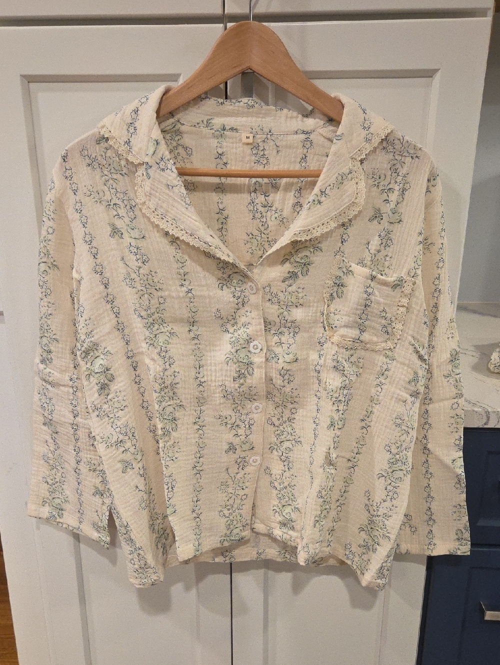 Cream Floral Button-Front Women's Top